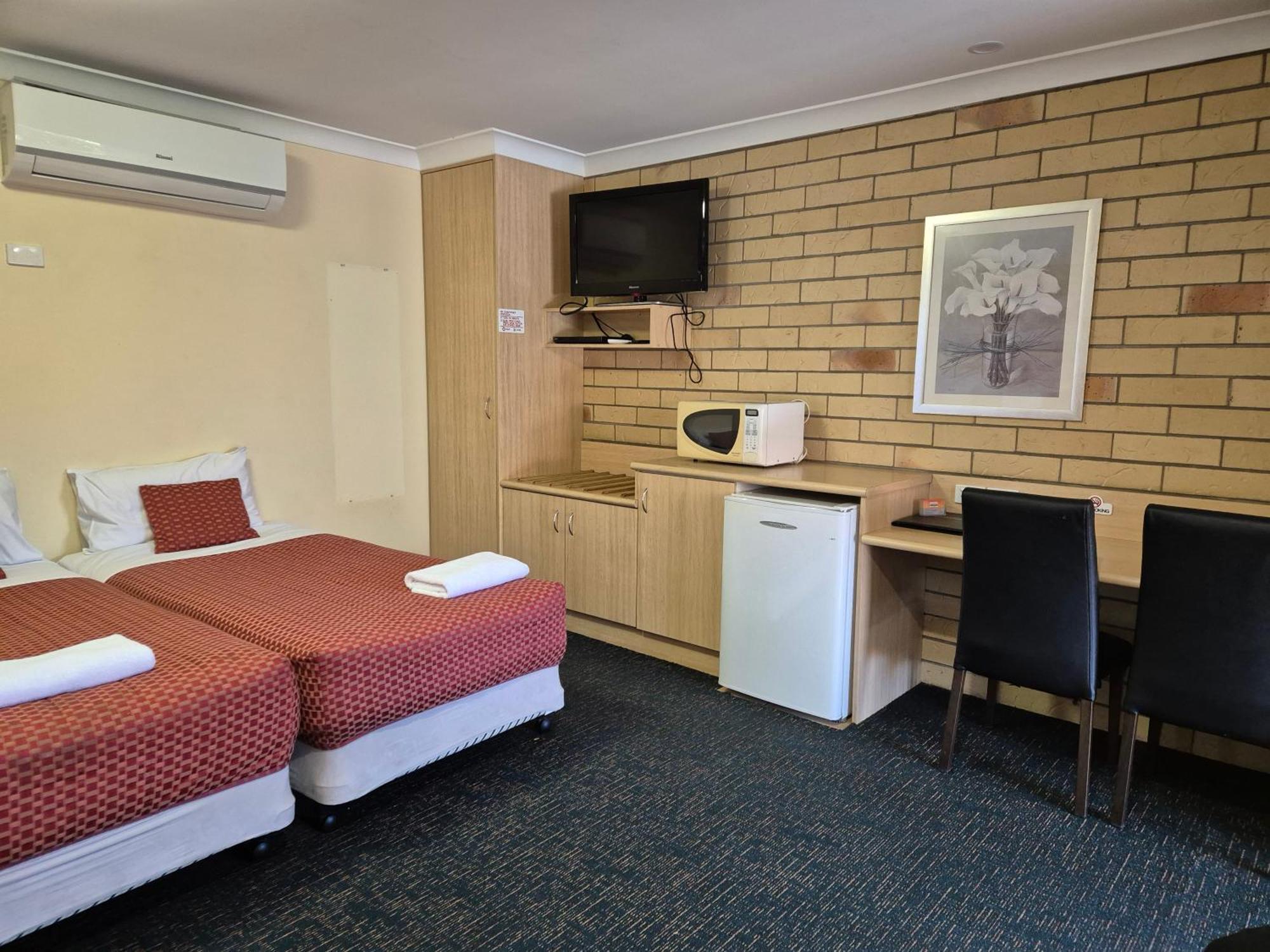Cotswold Motor Inn Toowoomba Exterior photo